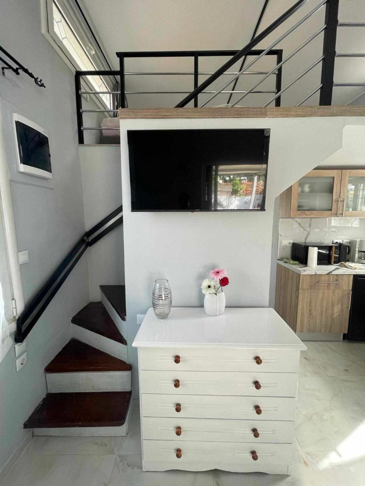 Filio'S Loft Near Airport Villa Ártemida Kültér fotó